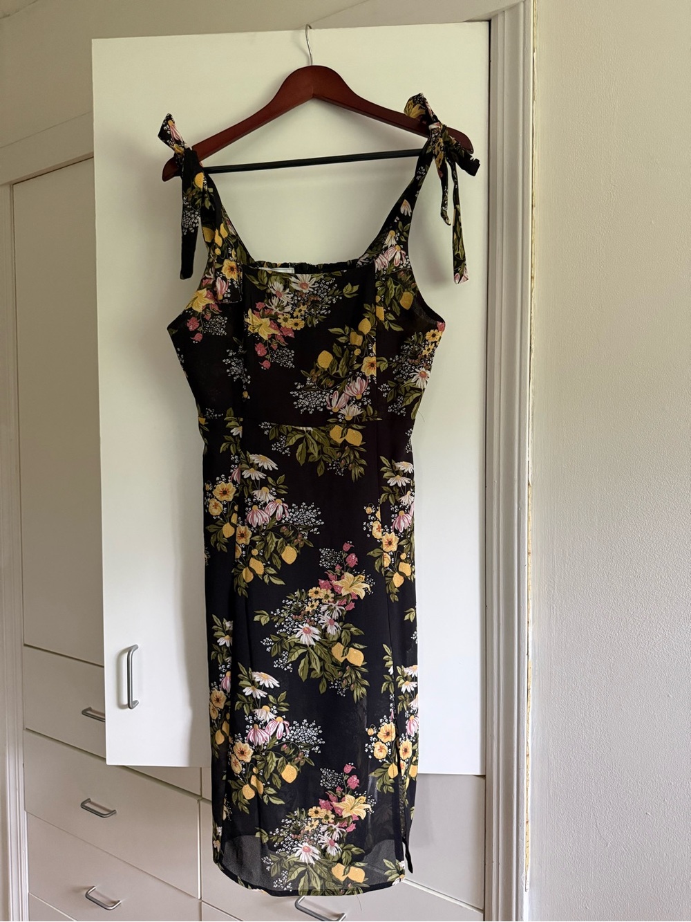 RIHOAS Black Floral Tie-Shoulder Midi Dress